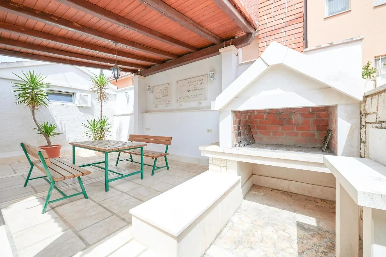 Guest house Vila Veljko Okrug Gornji