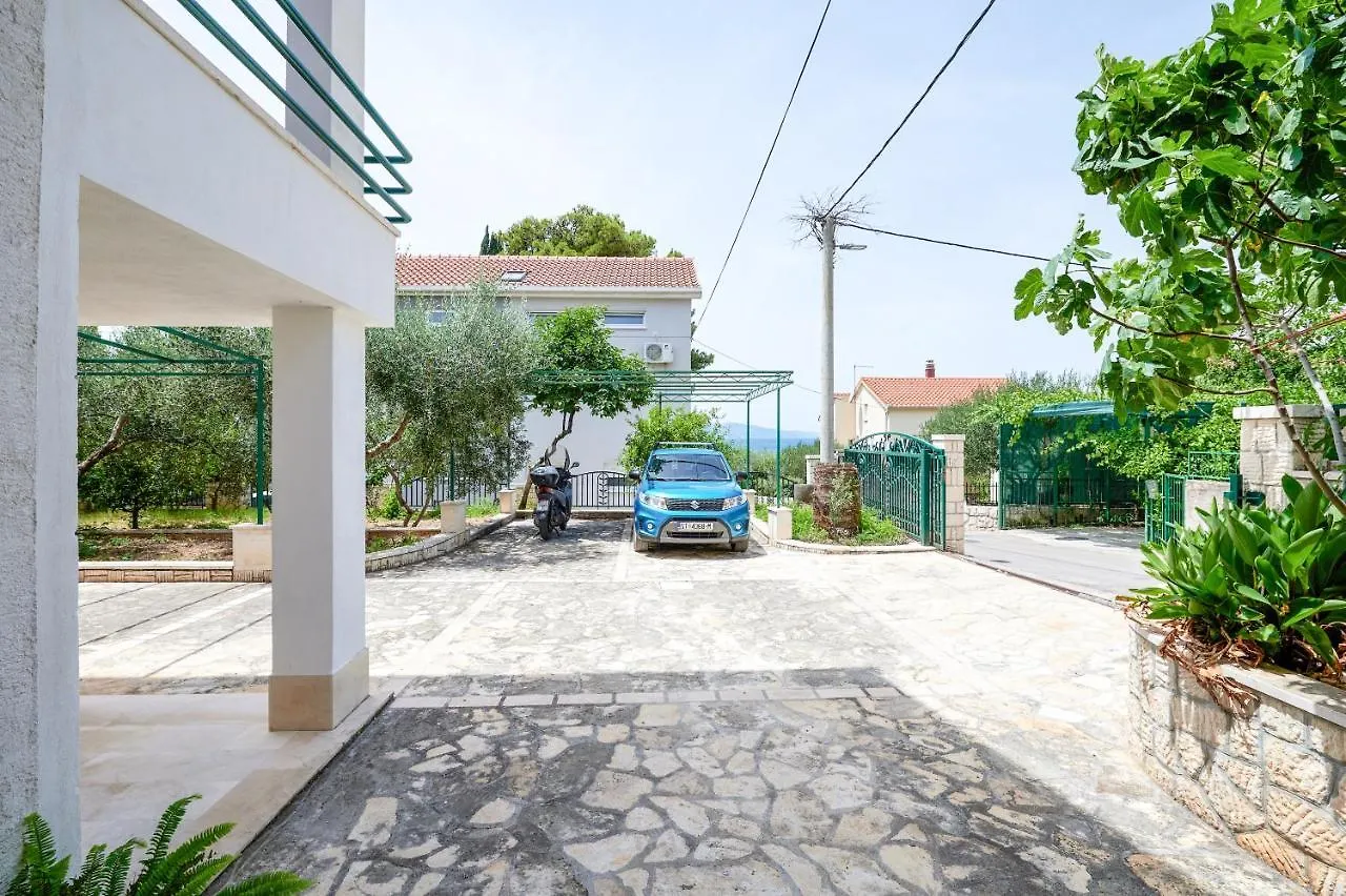 Vila Veljko Okrug Gornji Croatia