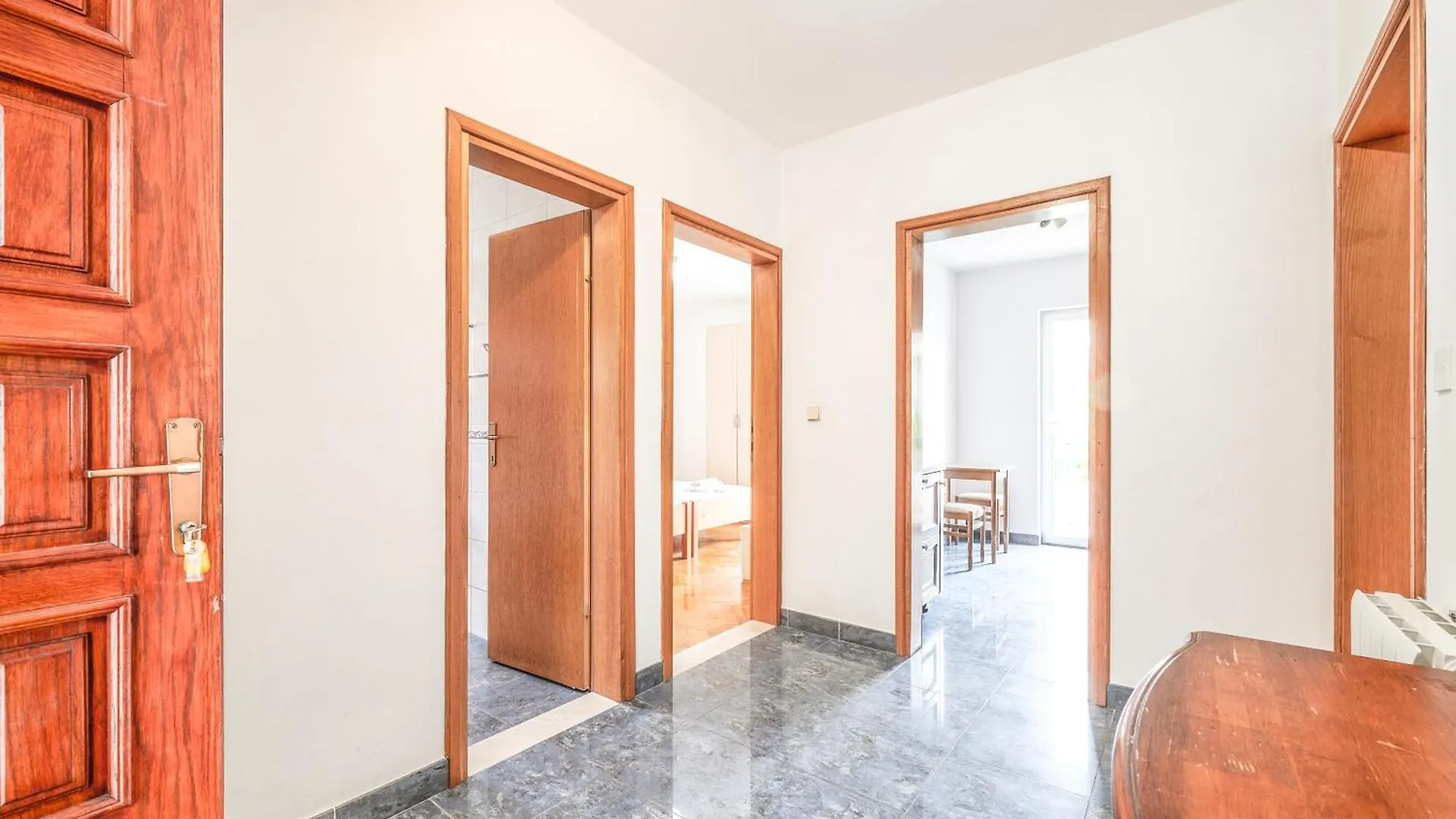 Vila Veljko Okrug Gornji