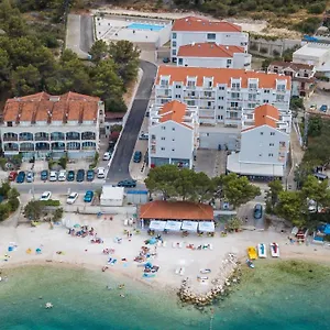 Hotel apartamentowy Malo, Arbanija